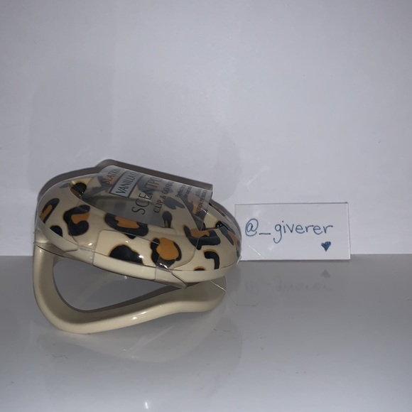 Vanilla Coconut Scentportable Leopard Bath & Body - Picture 3 of 8